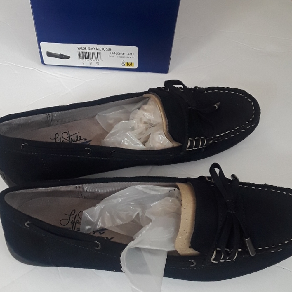 Women's shoes